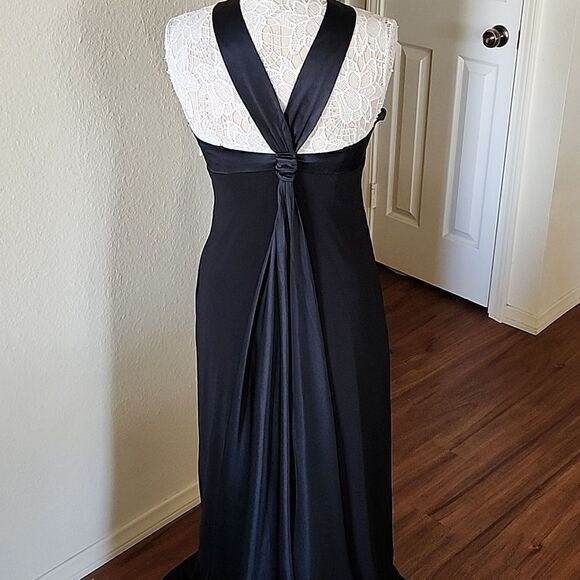 Laundry by Shelli Segal Formal Gown - Picture 5 of 7